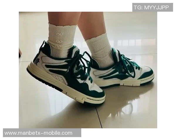 篮球鞋搭配全攻略让你轻松穿出时尚与运动的完美结合